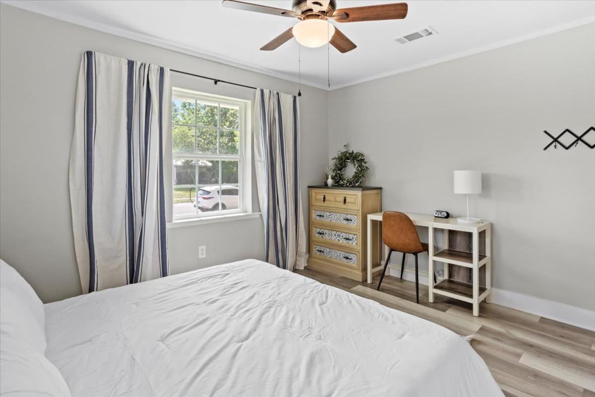 Ranch Home Gem 5Br Home Sleeps 12 With Game Room Gulfport Εξωτερικό φωτογραφία