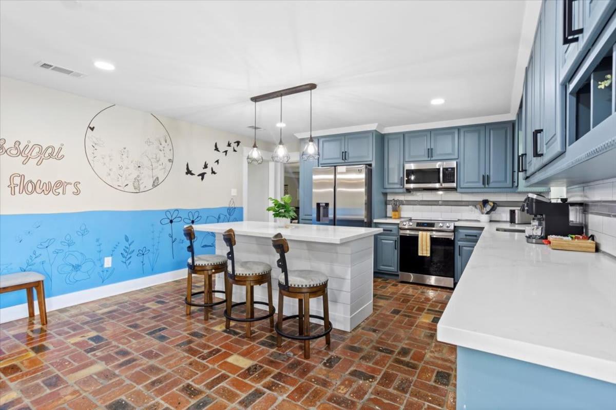 Ranch Home Gem 5Br Home Sleeps 12 With Game Room Gulfport Εξωτερικό φωτογραφία